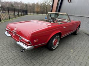 Image 8/36 de Mercedes-Benz 280 SL (1968)