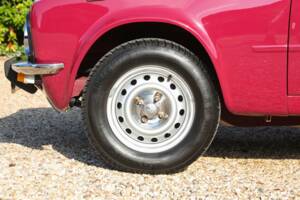 Image 19/50 of Alfa Romeo Giulia Nuova Super 1300 (1975)
