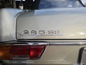 Image 23/60 of Mercedes-Benz 280 SE (1969)