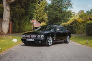 Image 22/48 of Jaguar XJR (2006)