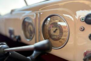 Image 8/26 de Ford V8 Deluxe Club Cabriolet (1937)