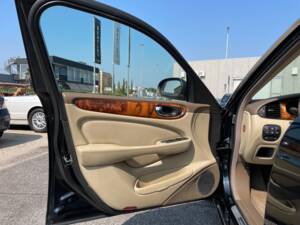 Image 9/19 de Jaguar XJ6 3.0 (2005)