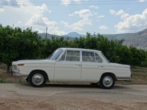 Image 2/5 of BMW 1500 (1963)