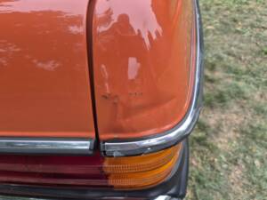 Image 32/41 of Mercedes-Benz 200 D (1981)