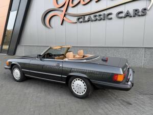 Image 4/50 de Mercedes-Benz 560 SL (1986)