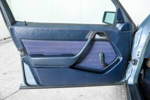 Bild 29/50 von Mercedes-Benz 230 E (1985)