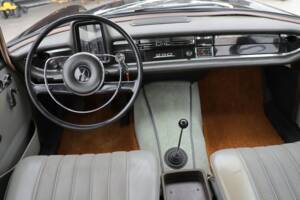 Afbeelding 15/50 van Mercedes-Benz 230 S (1967)