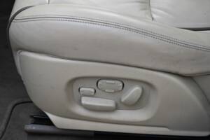 Image 36/50 of Jaguar XJ 8 4.2 (2006)