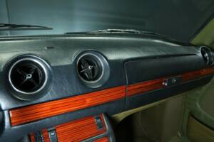 Bild 18/50 von Mercedes-Benz 300 D (1981)