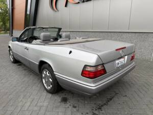 Bild 9/50 von Mercedes-Benz E 320 (1995)