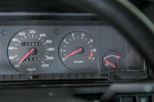 Image 21/50 of Volvo 740 GL (1987)
