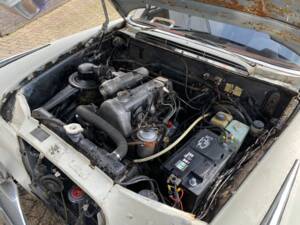 Image 11/32 of Mercedes-Benz 200 D Universal (1966)