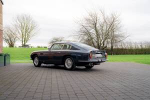 Image 36/79 of Aston Martin DB 6 (1968)