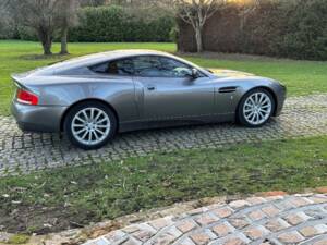 Image 11/29 of Aston Martin V12 Vanquish (2002)