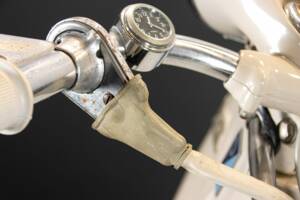 Bild 35/50 von Piaggio Vespa 150 "Struzzo" VL (1955)