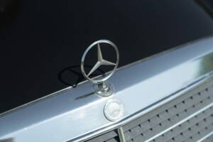 Immagine 11/44 di Mercedes-Benz 200 TE (1992)