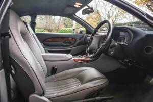 Image 18/34 of Aston Martin DB 7 (1999)