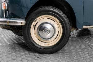 Image 4/50 of Morris Minor 1000 Traveller (1968)