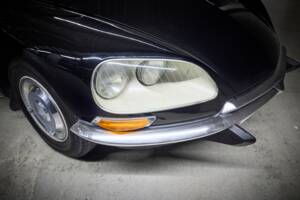 Image 18/98 de Citroën DS 21 Pallas (1971)