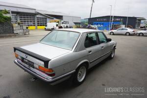 Image 9/59 of BMW 528i (1982)