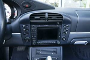 Image 29/50 of Porsche 911 Carrera 4S (2004)