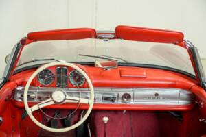 Image 2/50 of Mercedes-Benz 300 SL Roadster (1958)