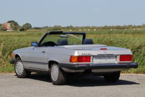Image 4/50 de Mercedes-Benz 560 SL (1988)