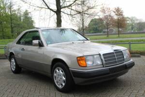 Image 1/8 of Mercedes-Benz 230 CE (1991)