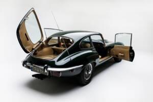 Bild 1/12 von Jaguar E-Type V12 (2+2) (1972)