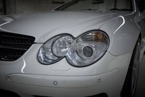 Image 39/99 de Mercedes-Benz SL 55 AMG (2005)