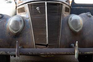 Image 47/134 of Ford V8 (1937)