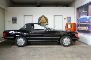 Image 32/38 de Mercedes-Benz 560 SL (1987)