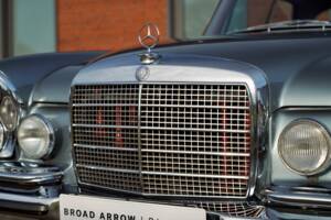 Immagine 15/84 di Mercedes-Benz 280 SE 3,5 (1970)