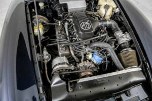 Bild 38/50 von MG RV8 (1993)