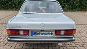 Afbeelding 2/25 van Mercedes-Benz 230 E (1984)