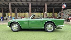 Image 3/66 of Triumph TR 4A IRS (1966)