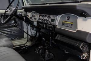 Image 13/21 de Toyota Land Cruiser FJ 40 (1981)