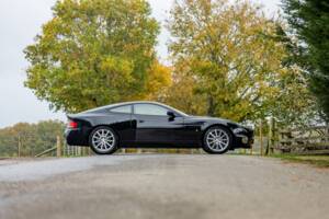 Afbeelding 15/50 van Aston Martin V12 Vanquish S (2007)