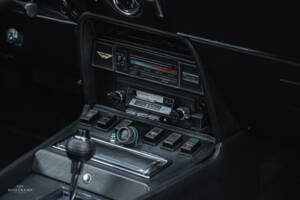 Image 17/20 of Aston Martin V8 (1976)