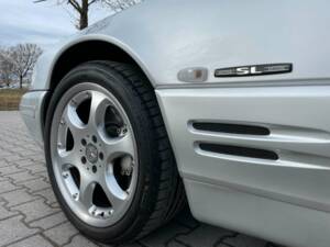 Image 2/20 of Mercedes-Benz SL 500 &quot;Final Edition&quot; (2001)