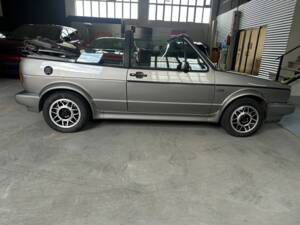 Bild 7/8 von Volkswagen Golf I Cabrio 1.8 (1991)