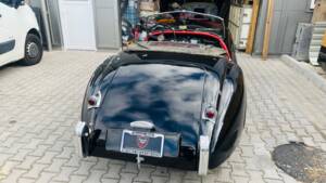 Image 2/7 of Jaguar XK 120 OTS (1954)