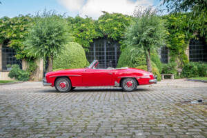 Image 17/29 of Mercedes-Benz 190 SL (1962)