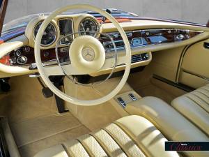 Bild 34/48 von Mercedes-Benz 280 SE (1969)