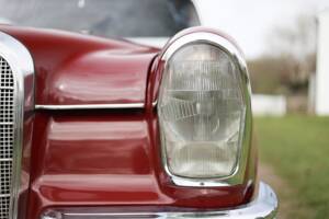 Image 12/50 of Mercedes-Benz 220 (1967)