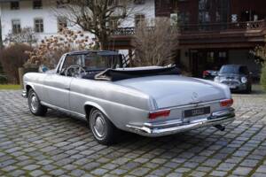 Image 3/13 of Mercedes-Benz 220 SE b (1962)