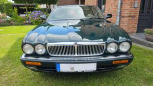 Image 11/26 of Jaguar XJ 6 4.0 Sovereign (1996)