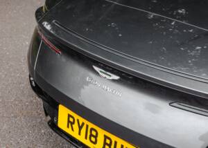 Image 28/39 of Aston Martin DB 11 Volante (2018)