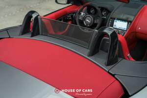 Afbeelding 16/25 van Jaguar F-Type SVR (2017)