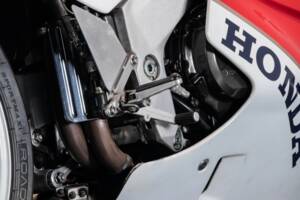 Bild 13/29 von Honda VFR 750R RC 30 (1991)